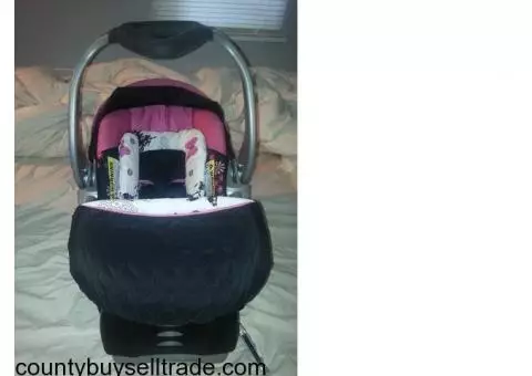 baby girl infant carseat
